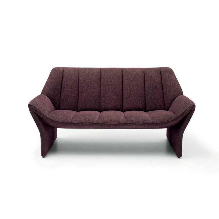 Hirundo Armchair