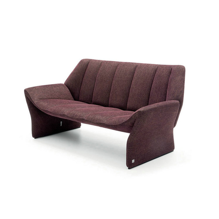 Hirundo Armchair