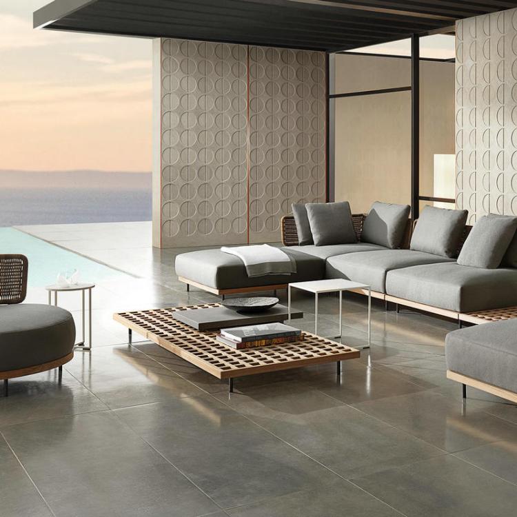 Quadrado Table