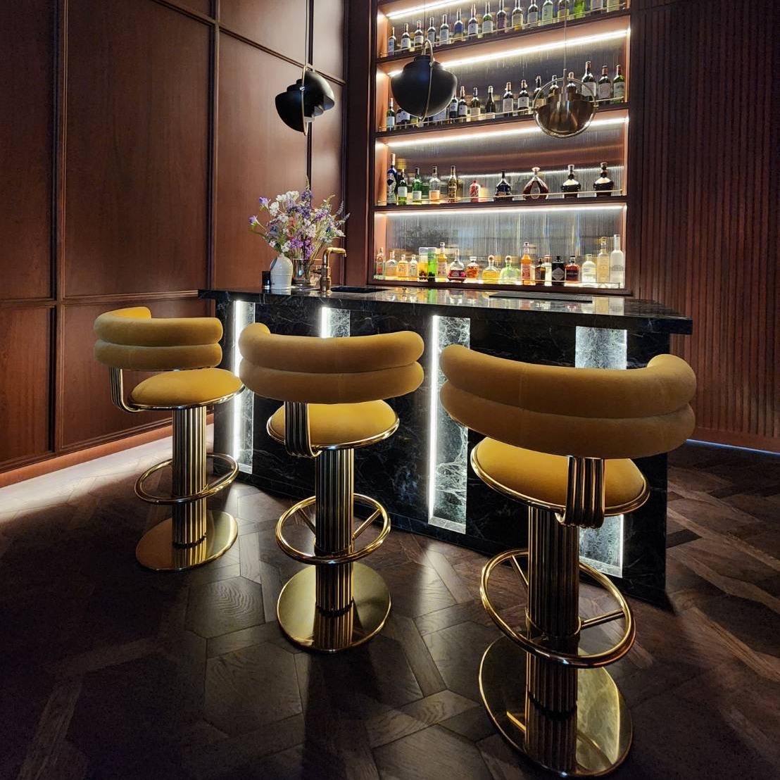 Mulligan bar chair